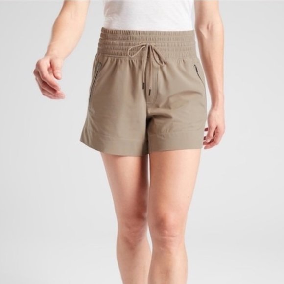 Athleta Pants - NWT Athleta Camden Shorts size 8